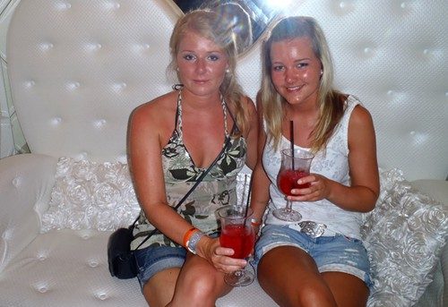 Mycket fest i Surfers