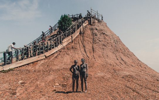 Lerbad i Totumo Mud Volcano – en märklig upplevelse