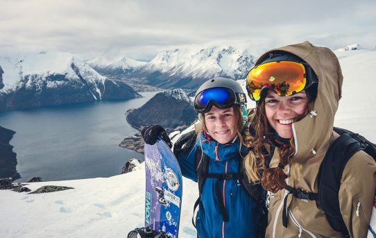 Ski and sail i Sunnmøre alperna, Norge