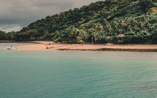 Dansa ’Bula’ och se vackra, färgglada koraller på Naviti Island